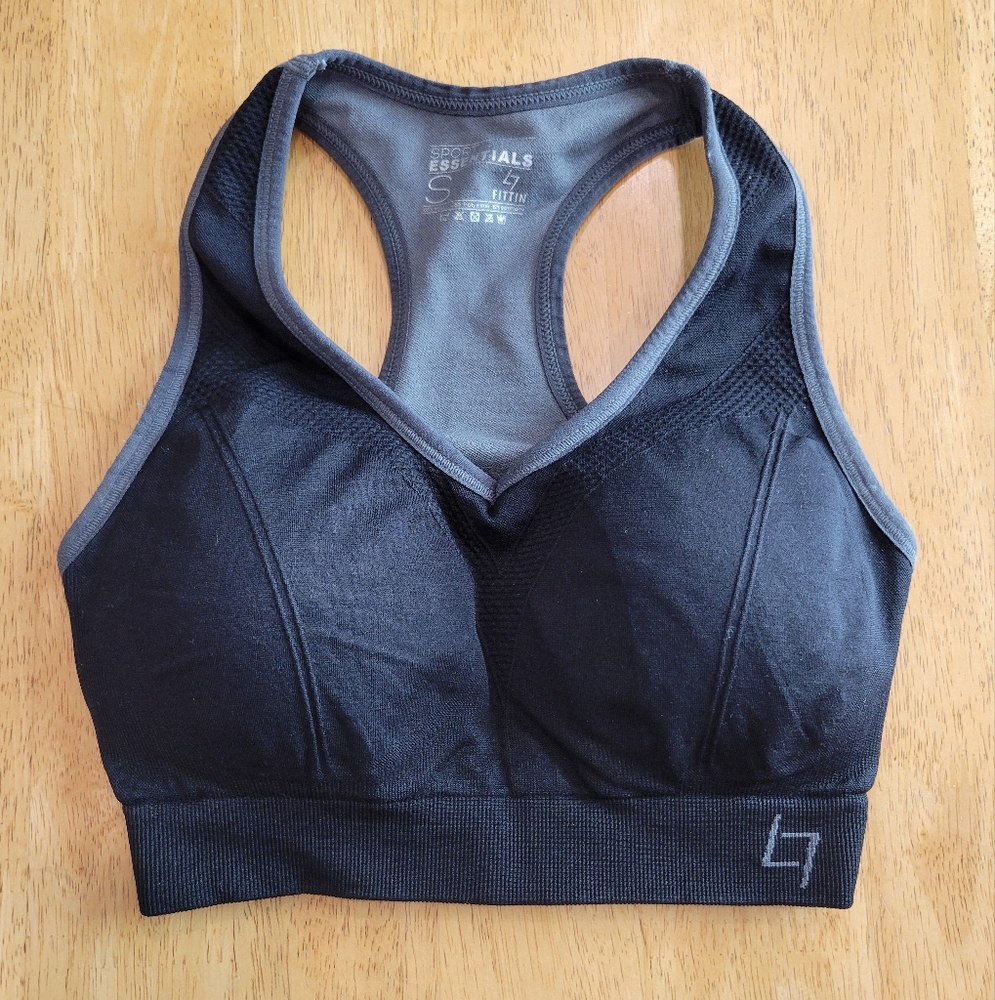 EUC Sport Essential Fittin black and gray sports bra